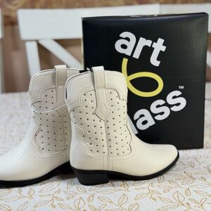Art Class Ivory Perforated Boots